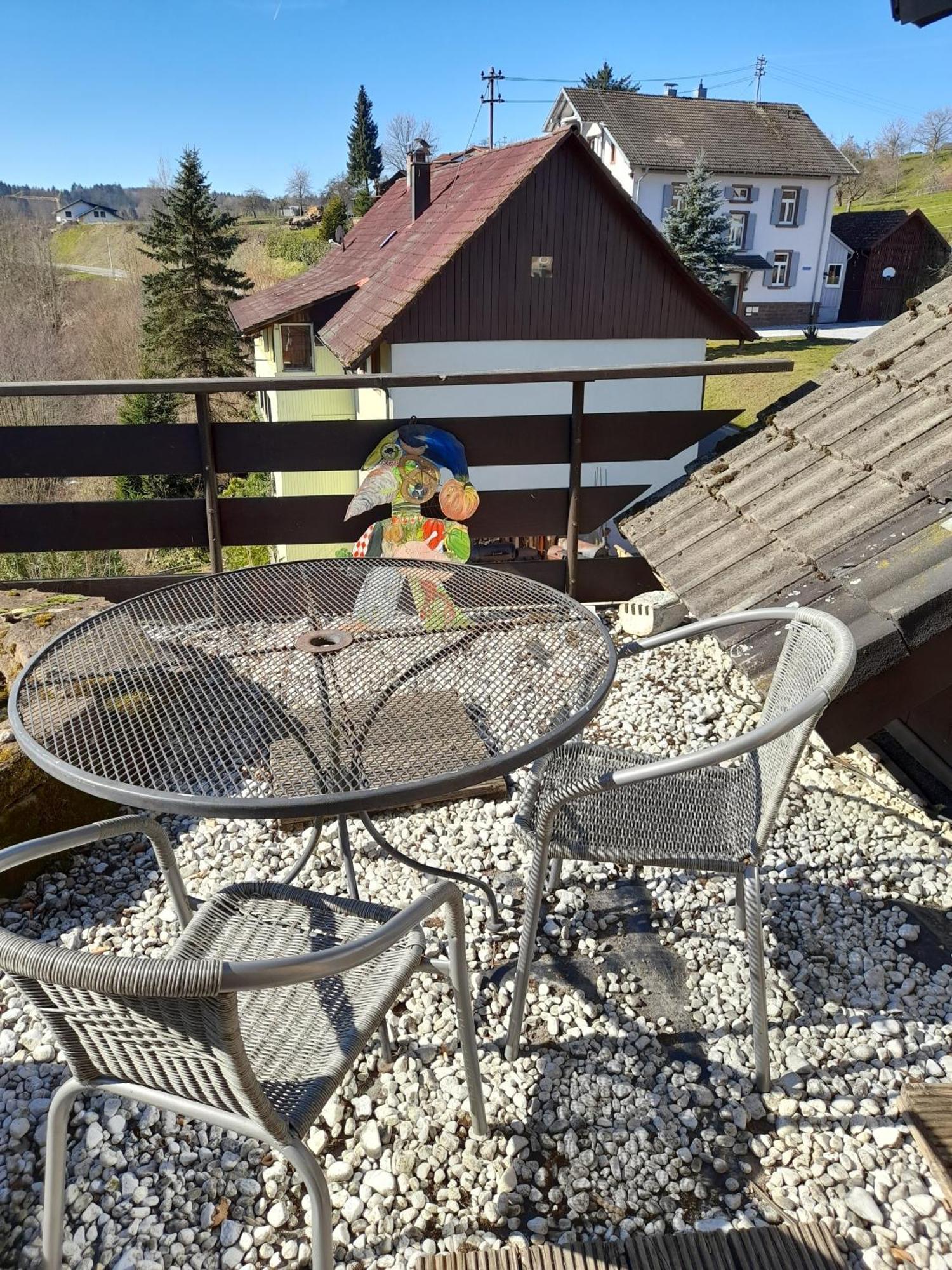 ホテル Erdmannshoehle Hasel Im Suedschwarzwald エクステリア 写真